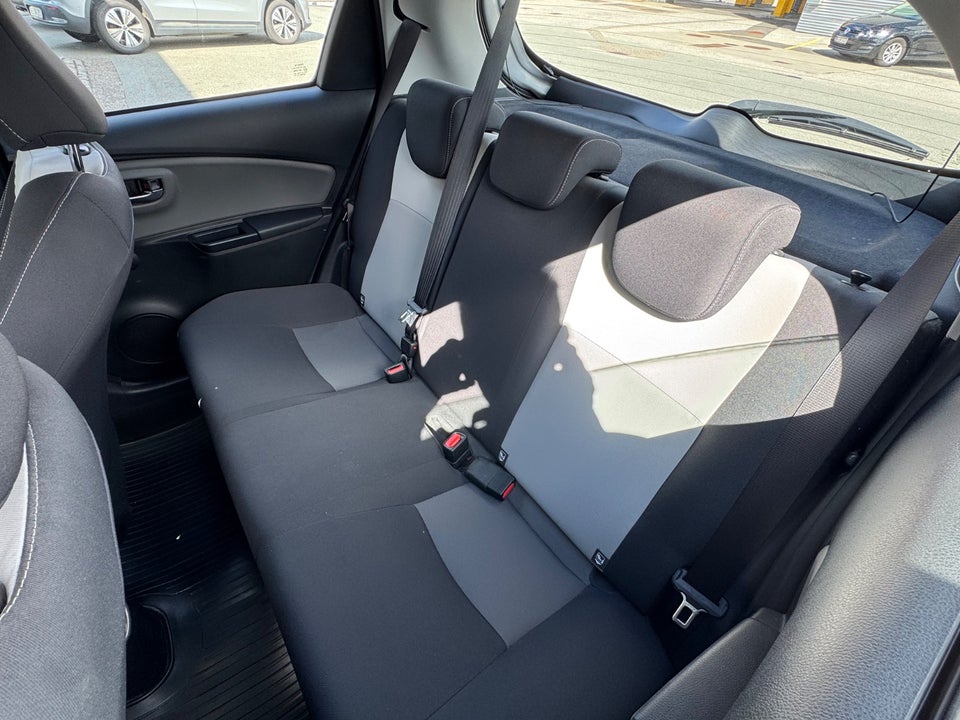 Toyota Yaris 1,0 VVT-i T2 5d
