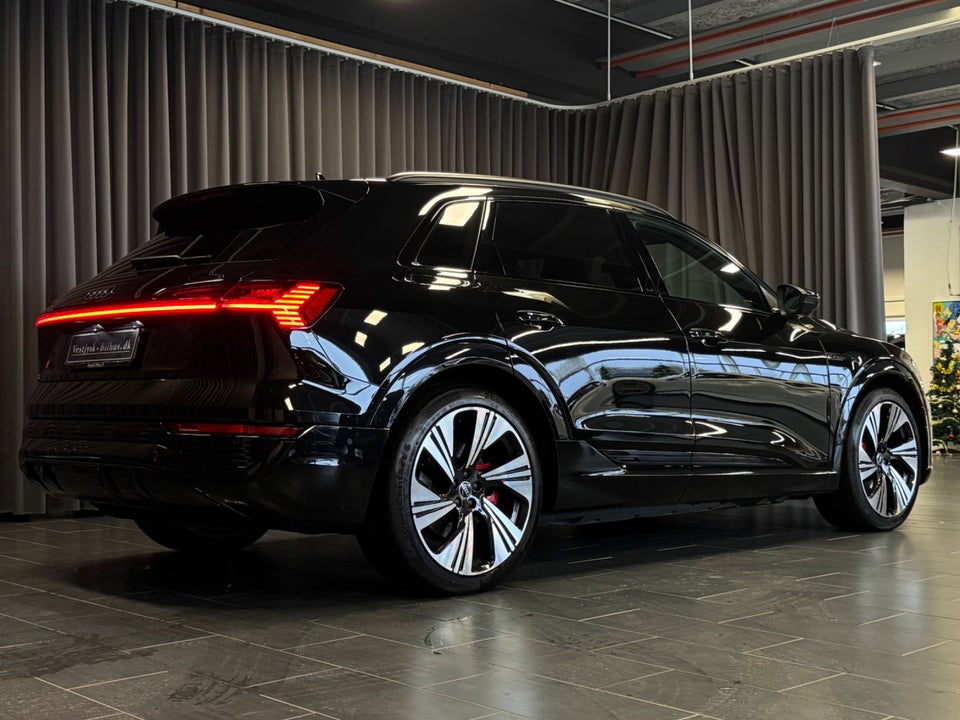 Audi Q8 e-tron 55 S-line Black Style quattro 5d