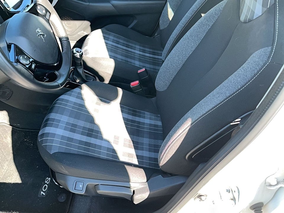 Peugeot 108 1,0 e-VTi 72 Allure+ 5d