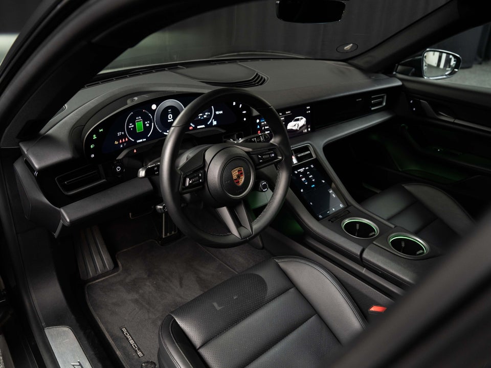 Porsche Taycan Performance+ 4d