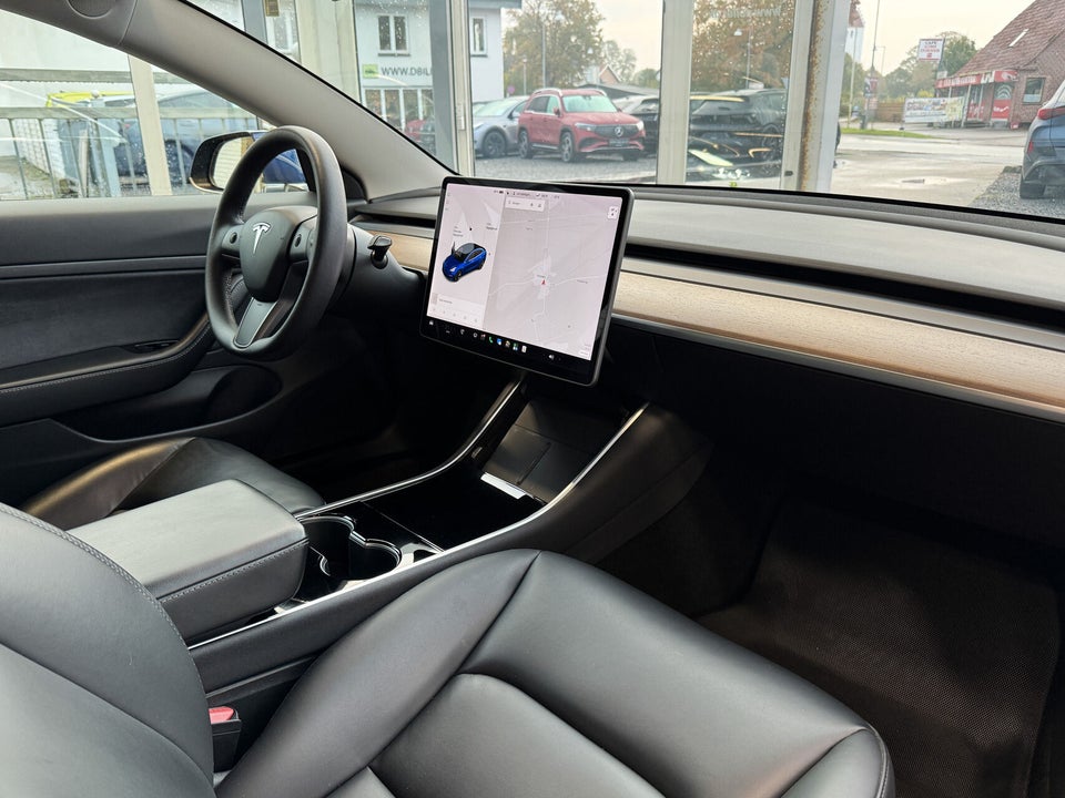 Tesla Model 3 Standard Range+ RWD 4d