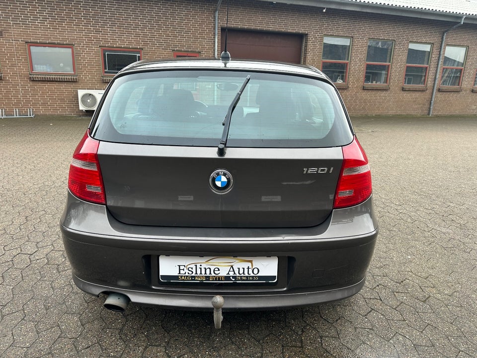 BMW 120i 2,0 Advantage 5d