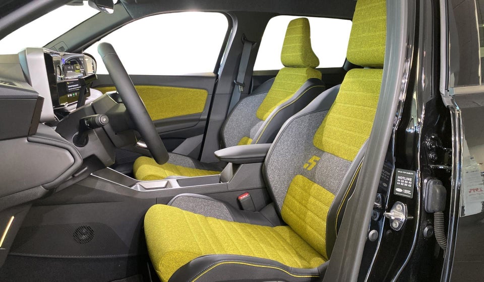 Renault 5 E-Tech 52 Iconic 5d