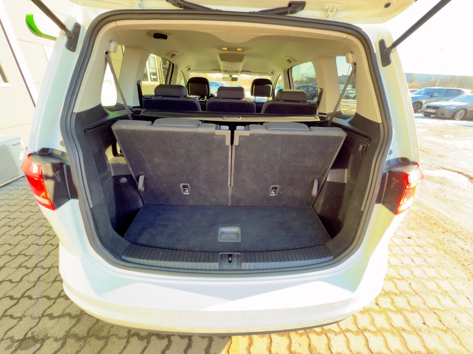 VW Touran 1,6 TDi 115 Comfortline DSG 7prs 5d