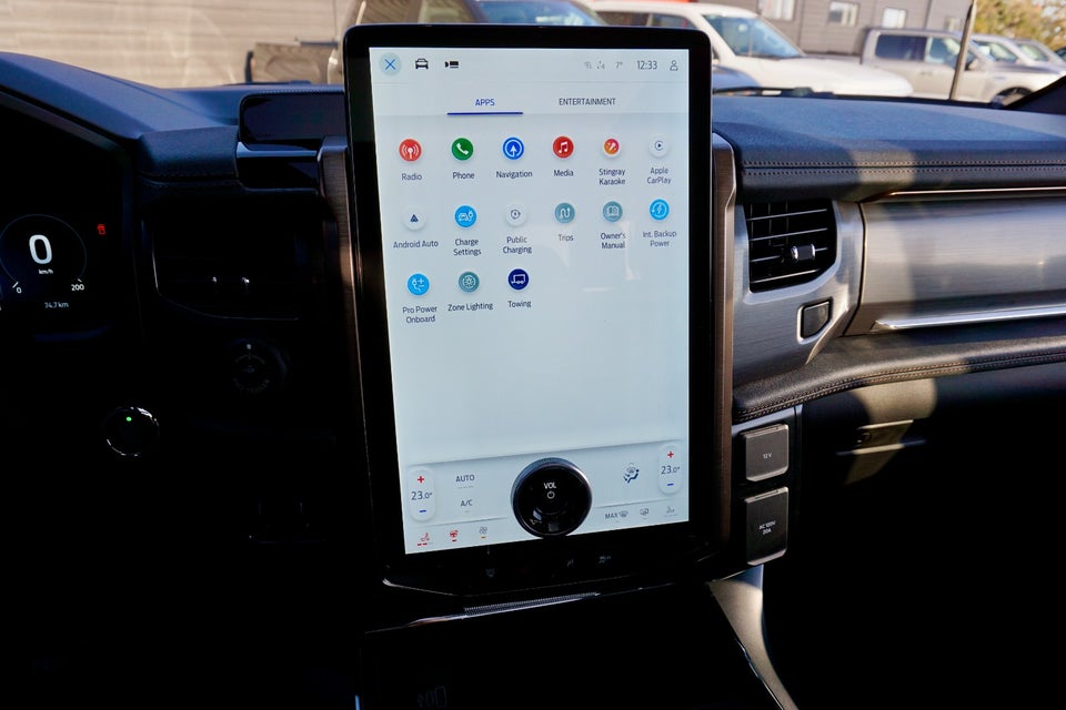 Ford F-150 131 Lightning Lariat Extended Range 4d