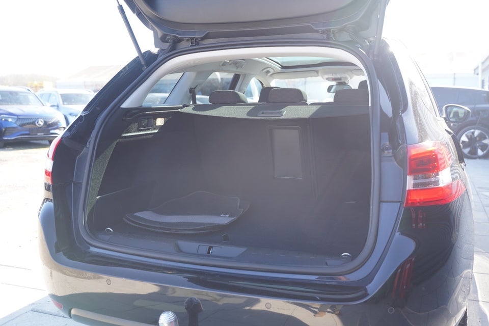 Peugeot 308 1,6 BlueHDi 120 Selection Sky SW 5d