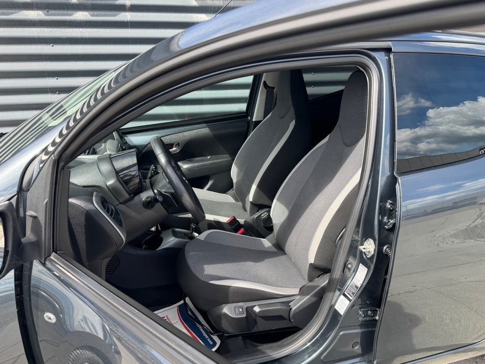 Toyota Aygo 1,0 VVT-i x-press x-shift 5d