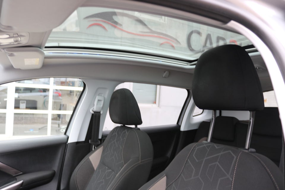 Peugeot 2008 1,2 VTi 82 Active Sky 5d