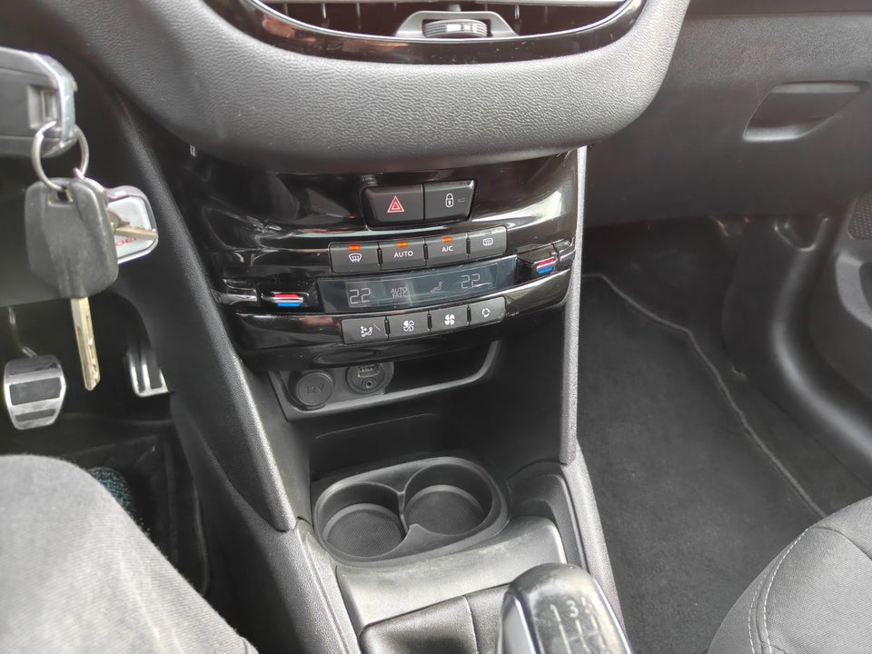 Peugeot 208 1,2 VTi Allure 5d