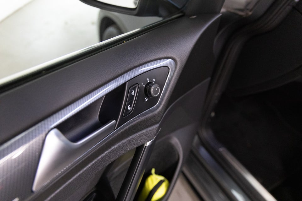 VW Golf VII 2,0 TDi 150 R-line Variant DSG 5d