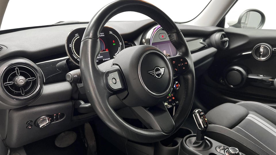 MINI Cooper SE Essential 3d