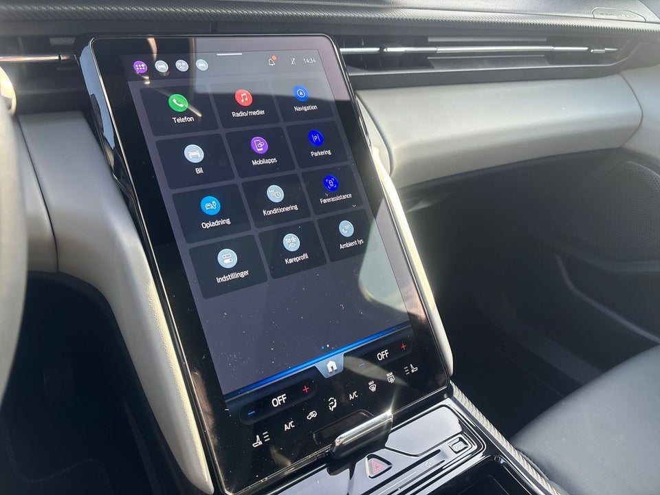 Ford Explorer 77 Premium Extended Range 5d