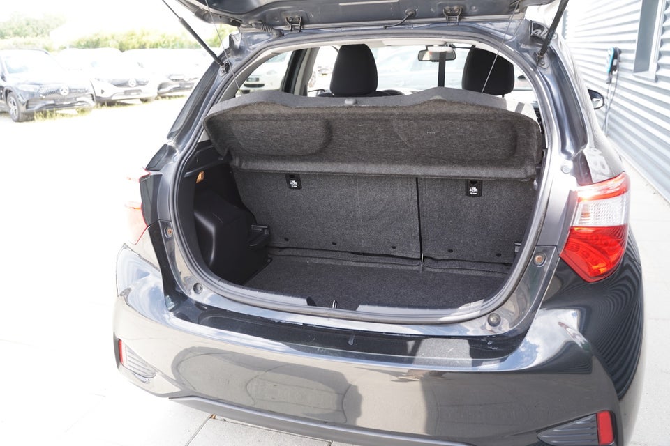 Toyota Yaris 1,5 Hybrid H3 Limited Smart e-CVT 5d