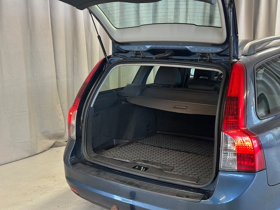 Volvo V50 1,6 D Momentum 5d