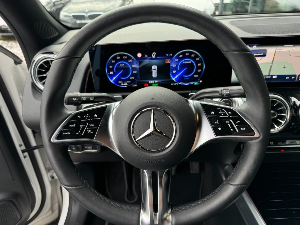 Mercedes EQB250+ Progressive 5d