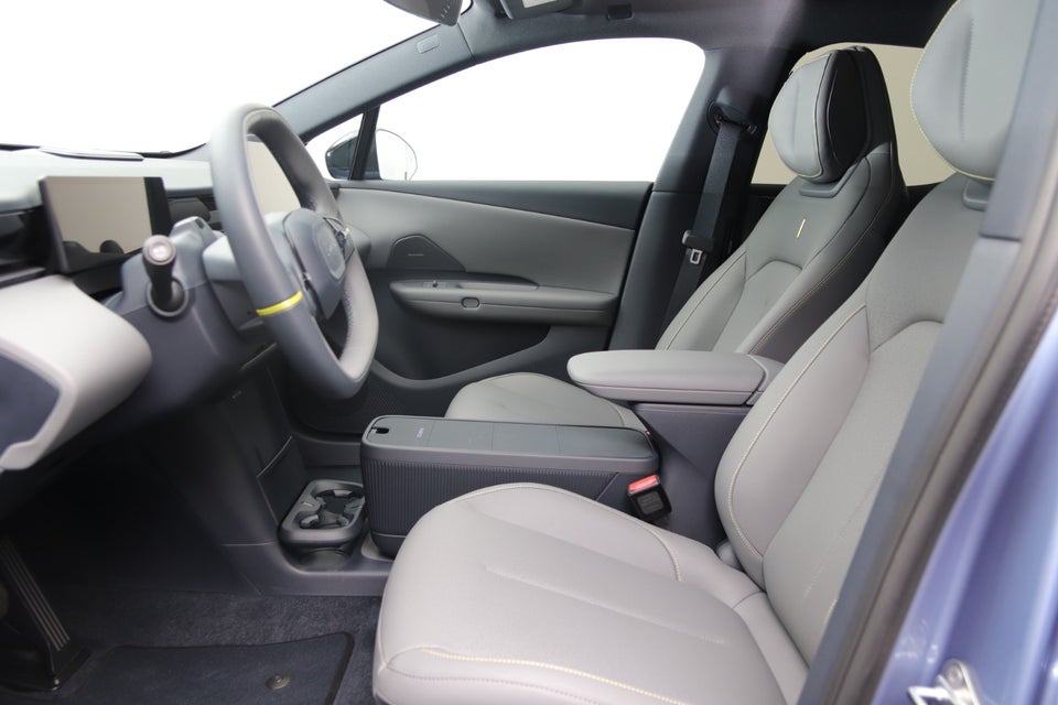 Lynk & Co 02 More 5d