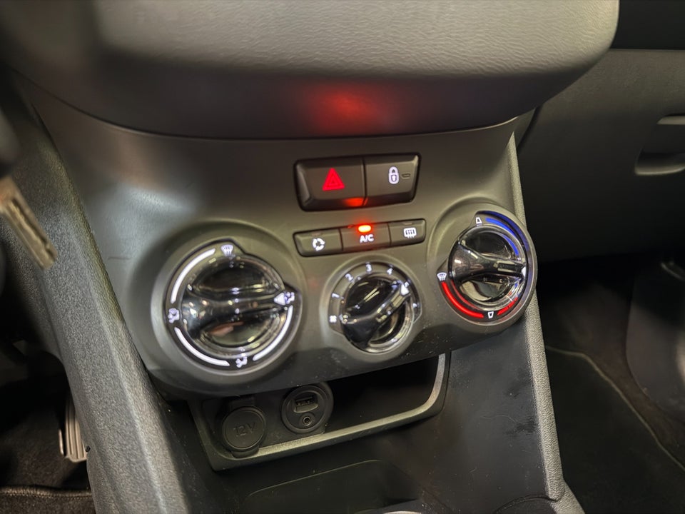 Peugeot 208 1,6 BlueHDi 100 Envy Sky 5d