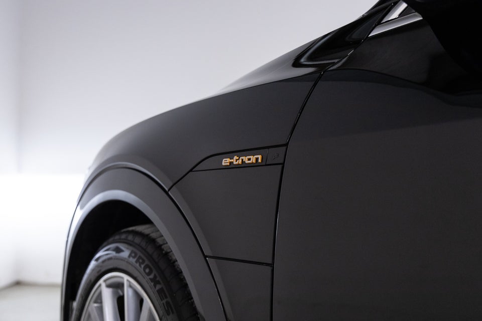 Audi e-tron 55 quattro 5d