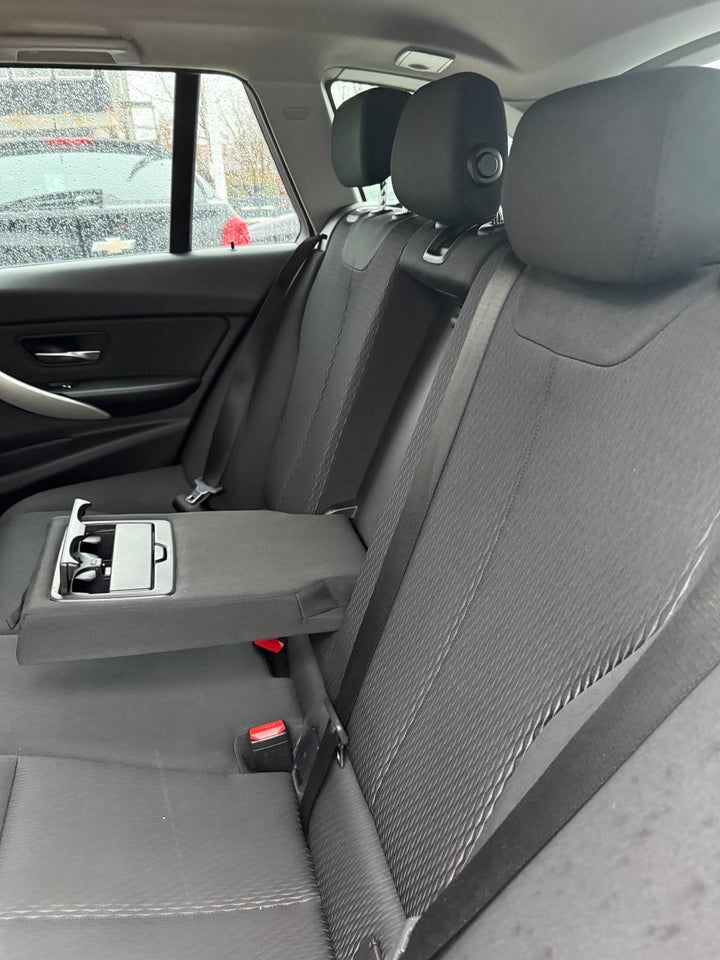 BMW 320d 2,0 Touring aut. 5d