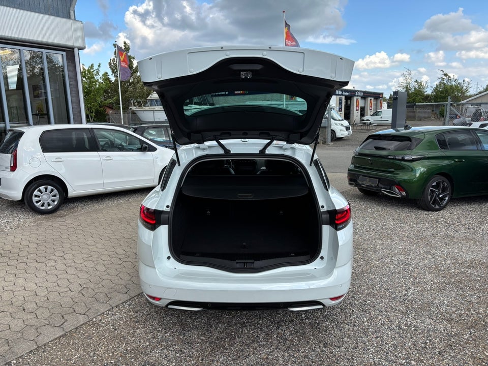 Renault Megane IV 1,6 E-Tech Zen Sport Tourer 5d