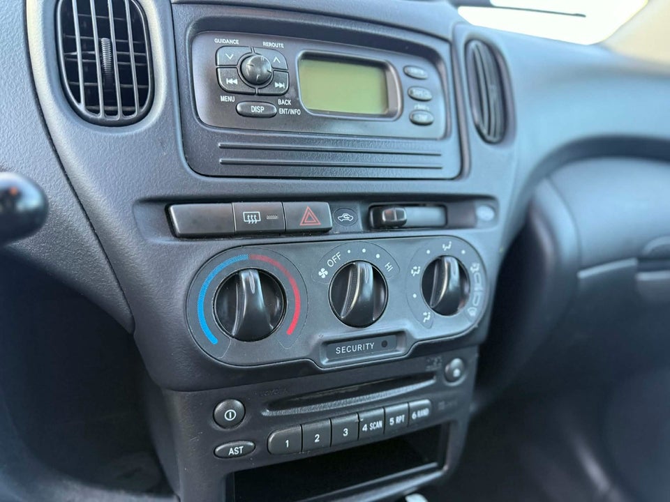 Toyota Yaris Verso 1,3 Terra 5d