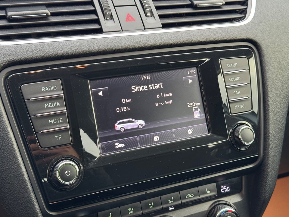 Skoda Octavia 1,6 TDi 105 Active Combi DSG 5d