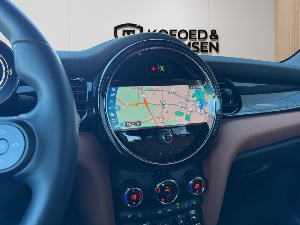 MINI Cooper SE Essential 3d