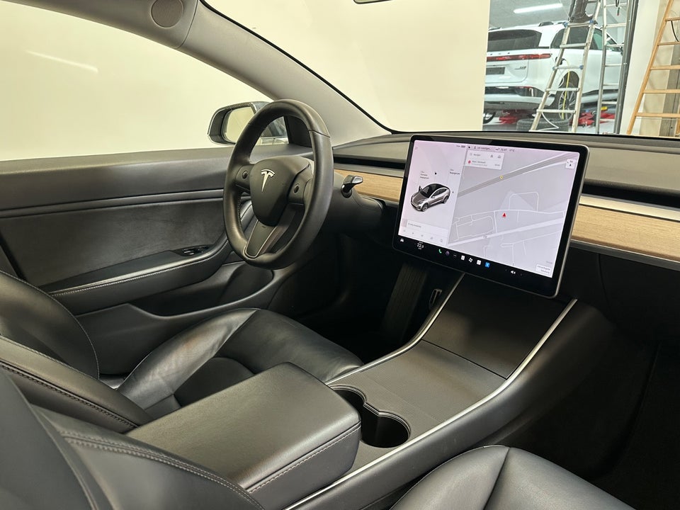 Tesla Model 3 Long Range AWD 4d