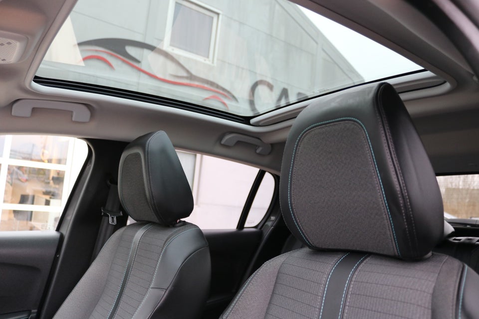 Peugeot 208 1,2 PureTech 100 Allure Sky 5d