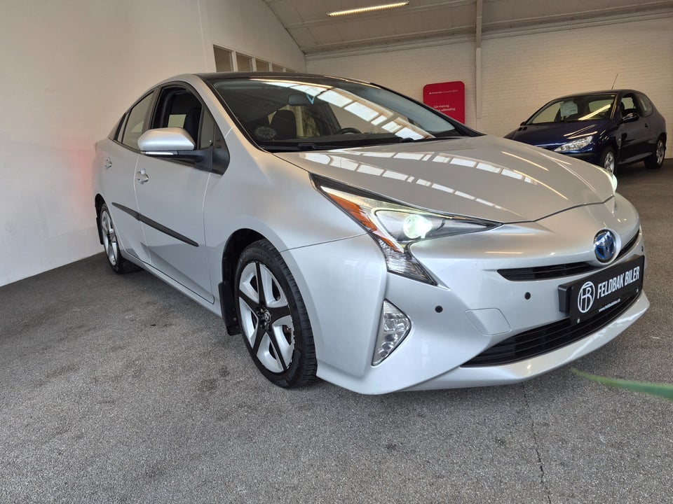 Toyota Prius 1,8 Hybrid H3 CVT 5d