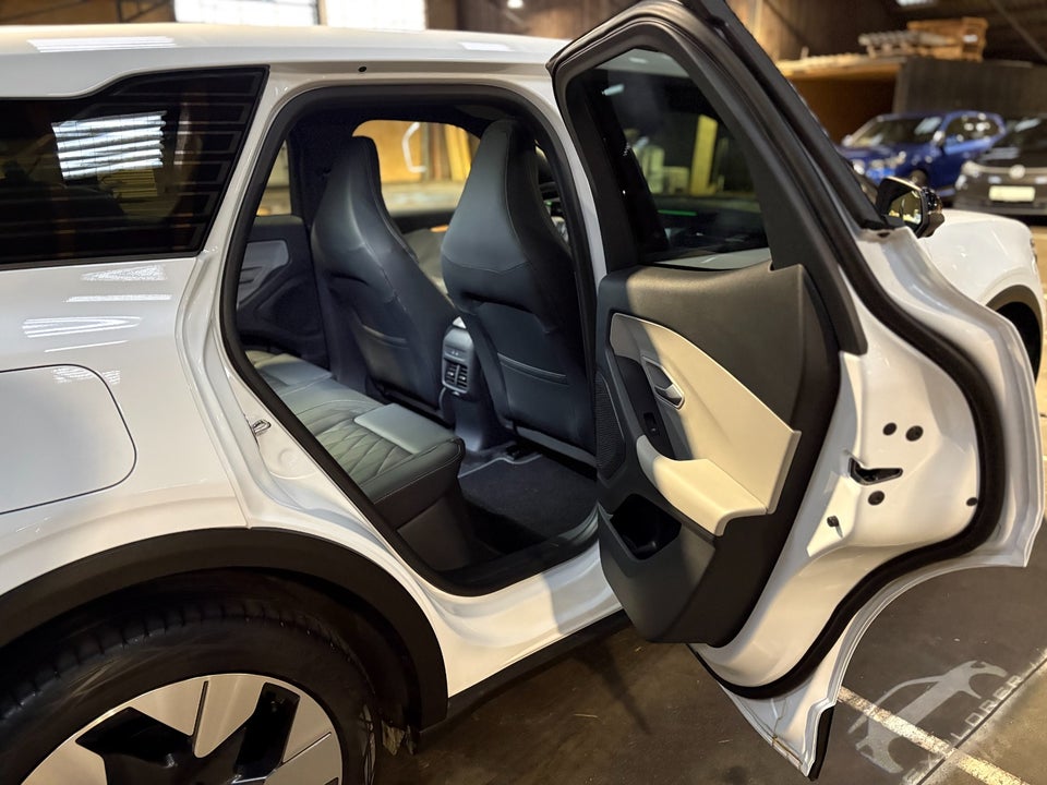 Ford Explorer 77 Premium Extended Range 5d