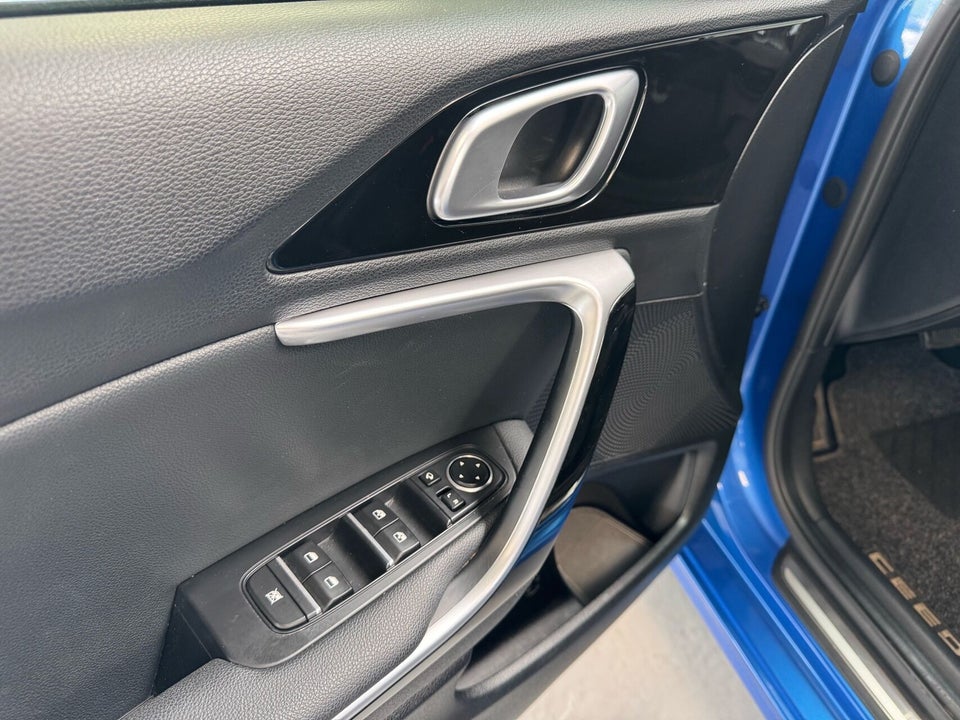 Kia Ceed 1,6 PHEV Prestige SW DCT 5d