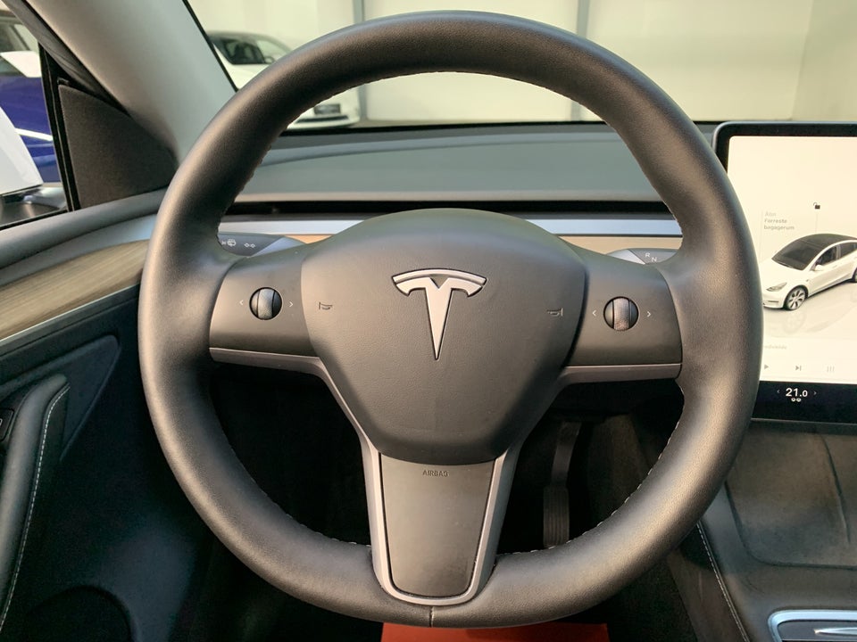 Tesla Model Y Long Range AWD 5d