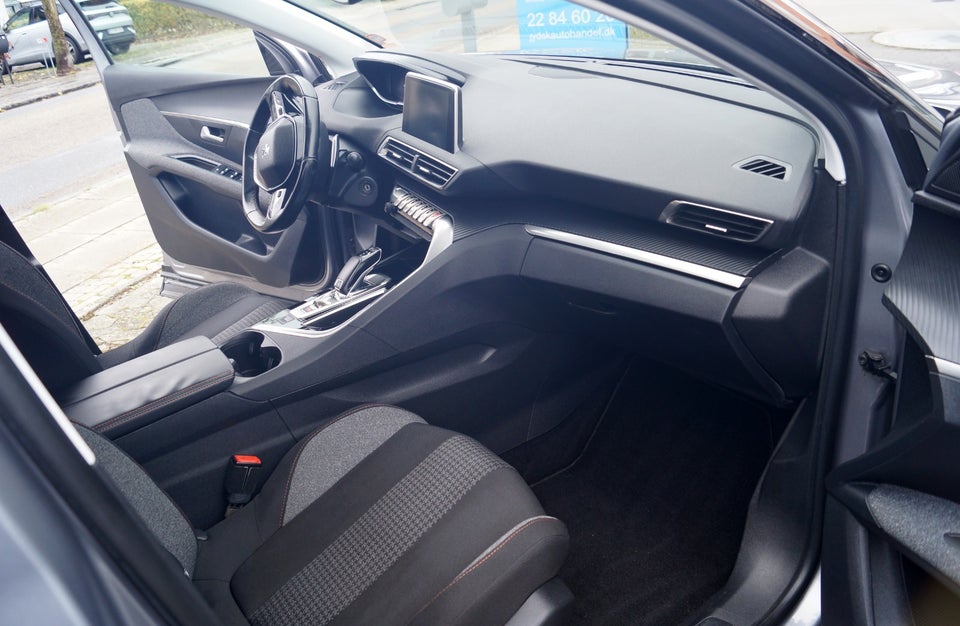 Peugeot 3008 1,6 BlueHDi 120 Active EAT6 5d