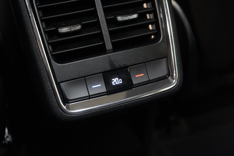 Skoda Enyaq 60 iV Loft 5d