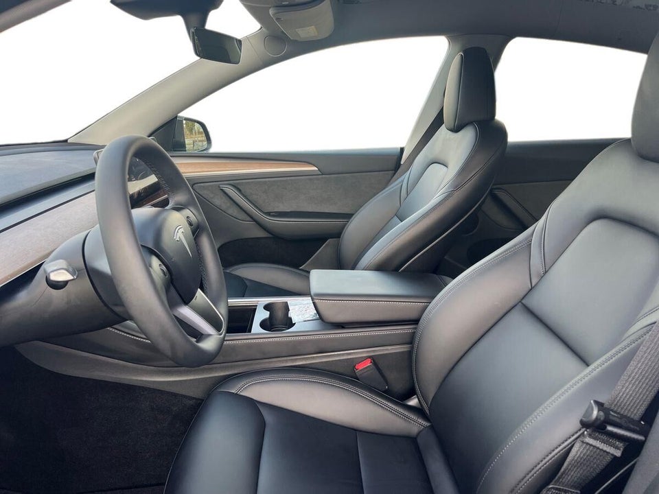 Tesla Model Y Long Range RWD 5d