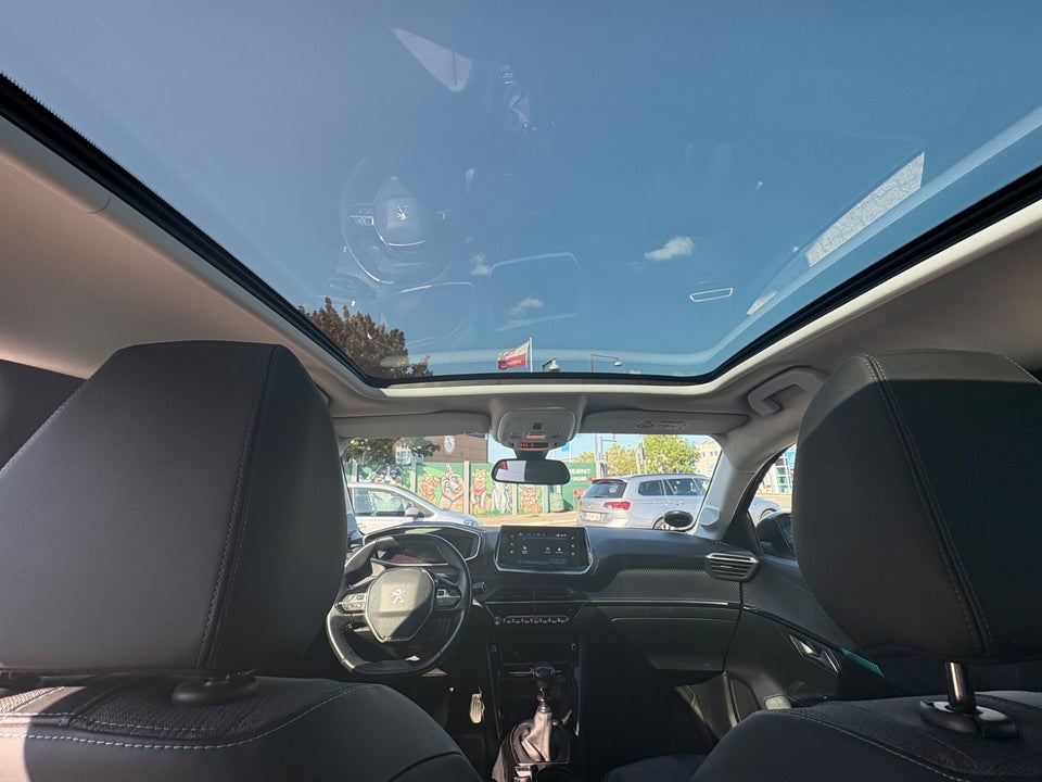 Peugeot 208 1,2 PureTech 100 Allure Sky 5d