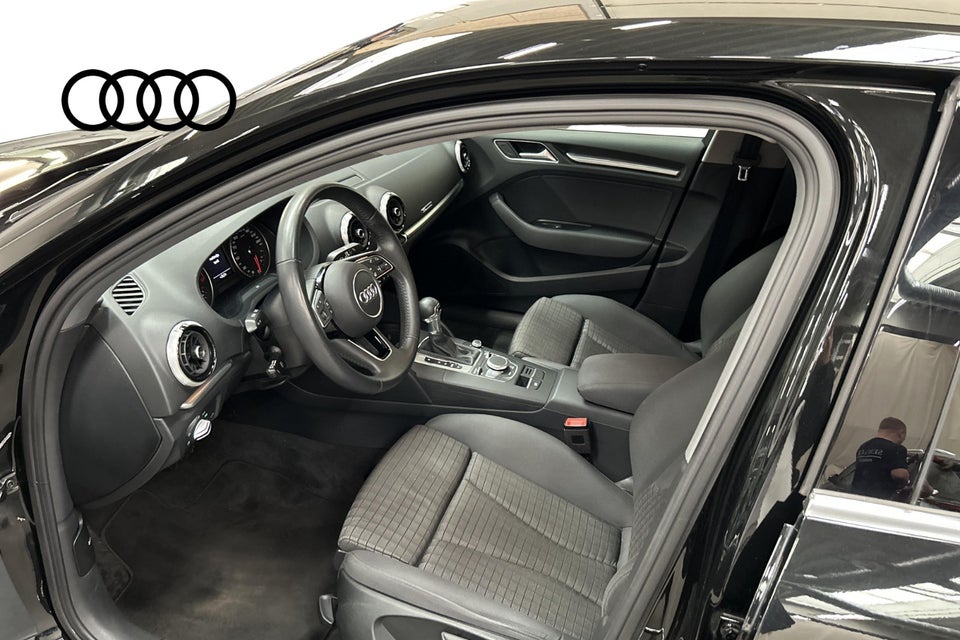 Audi A3 35 TFSi Sport Limited S-tr. 4d