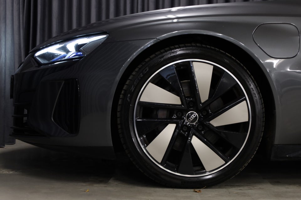 Audi e-tron GT quattro 4d