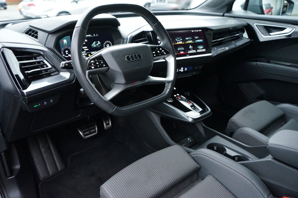 Audi Q4 e-tron 40 S-line 5d