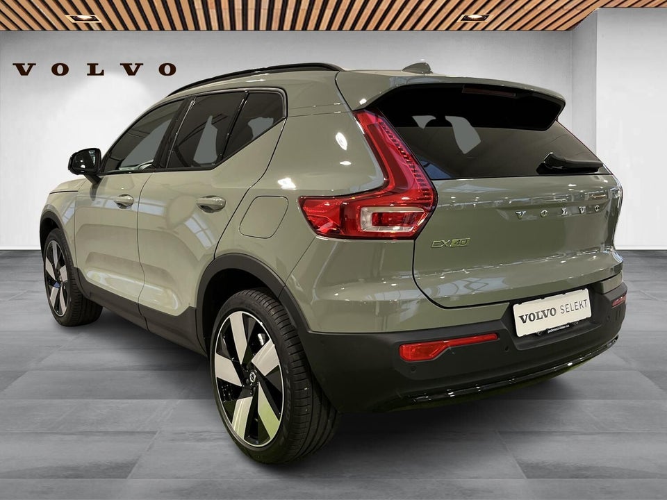 Volvo EX40 Extended Range Plus 5d