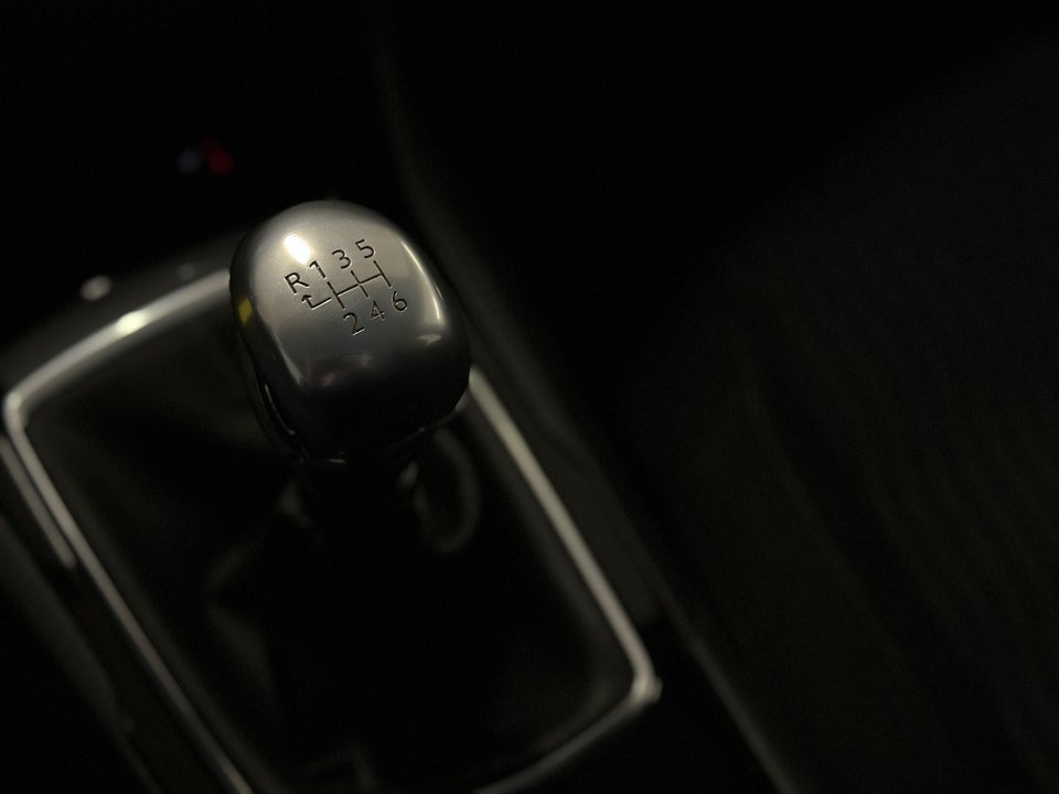 Peugeot 308 1,2 e-THP 130 Active SW 5d