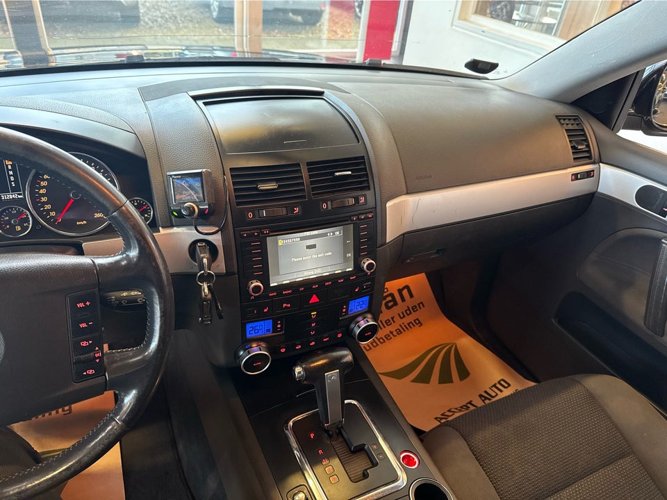 VW Touareg 3,0 TDi Tiptr. 4Motion Van 5d