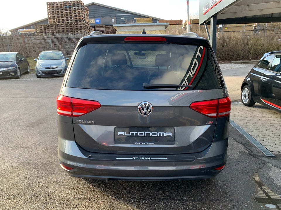 VW Touran 1,6 TDi 115 Highline DSG Van 5d