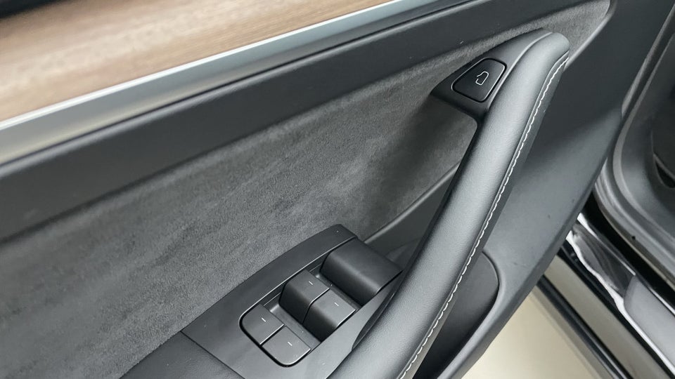 Tesla Model 3 Long Range AWD 4d