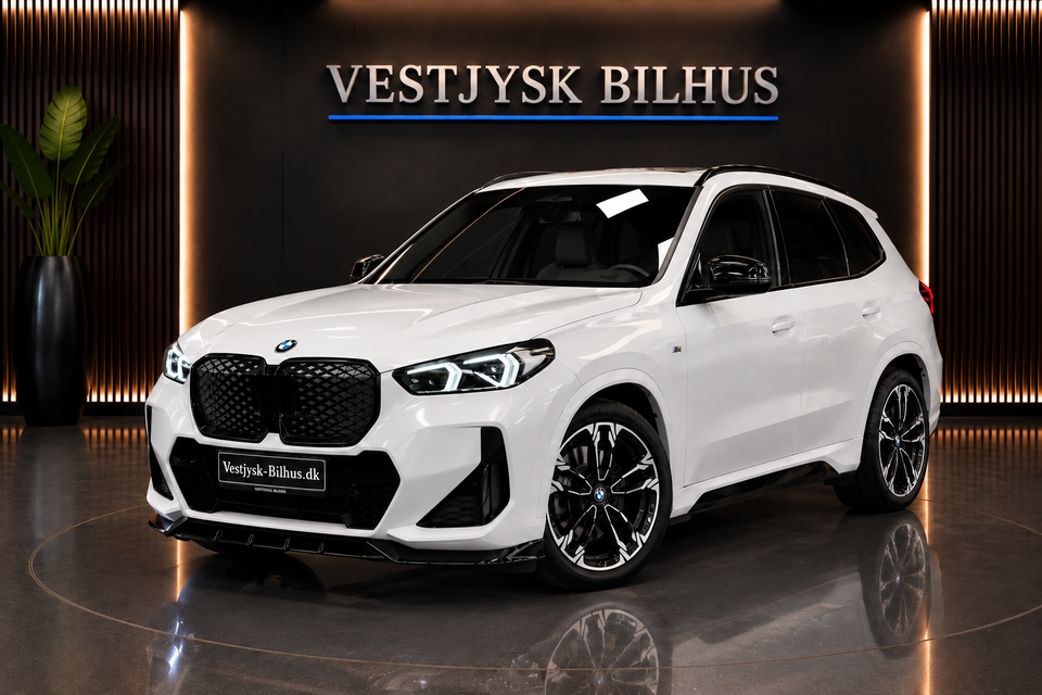 BMW iX1 xDrive30 Fully Charged M-Sport 5d