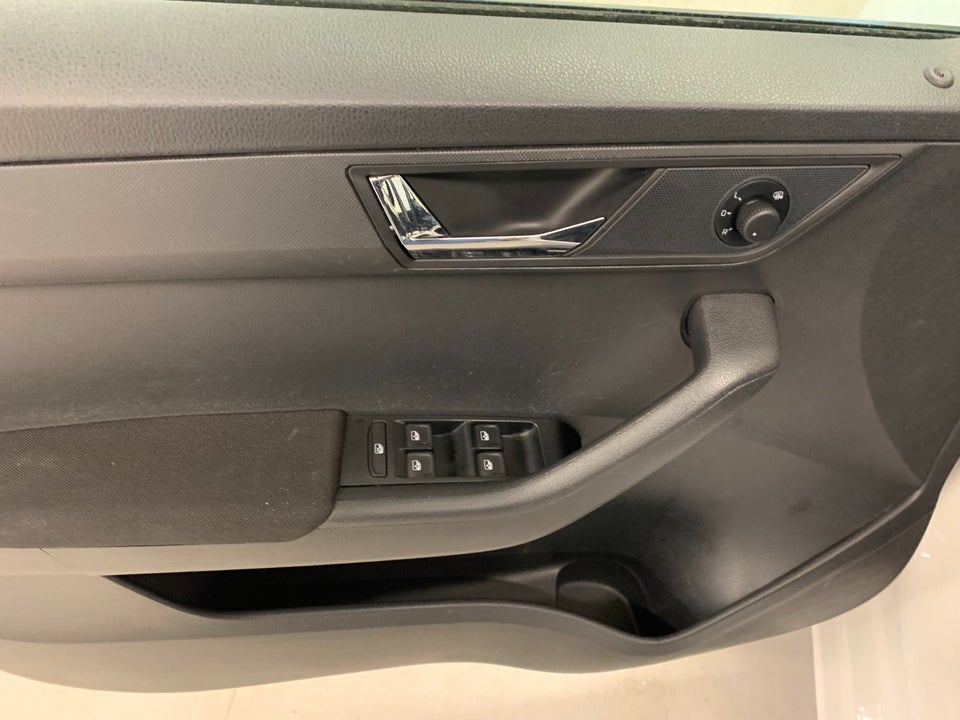 Skoda Fabia 1,0 MPi 60 Ambition Combi 5d