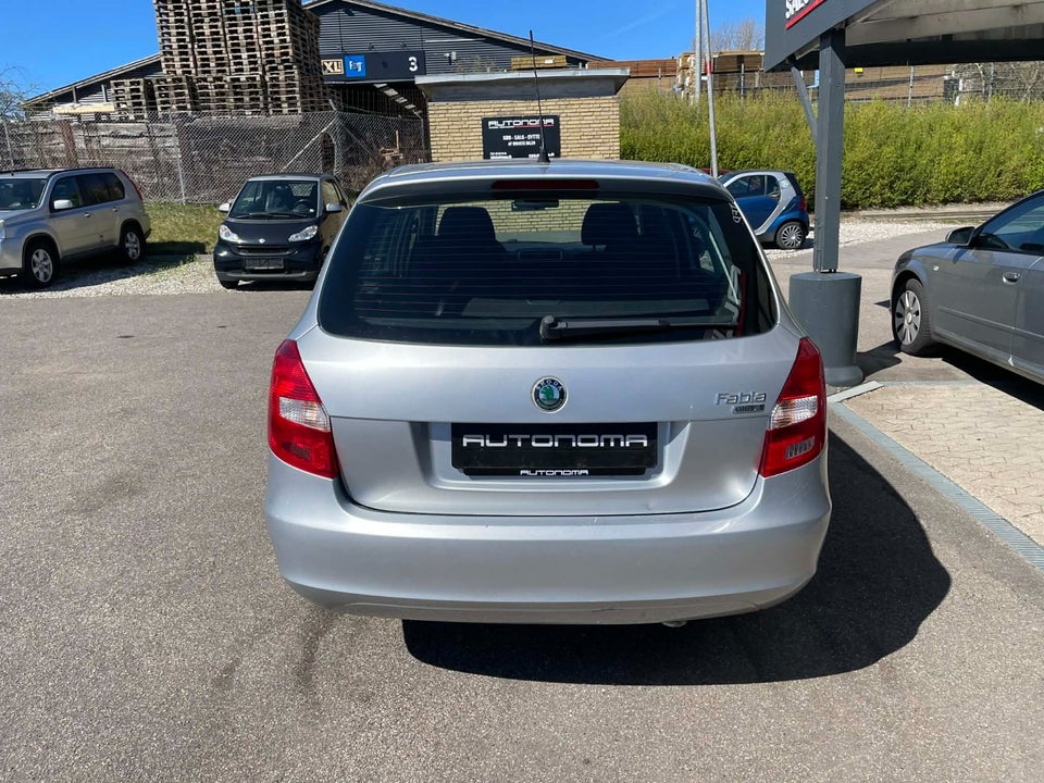 Skoda Fabia 1,4 16V Ambiente Combi 5d