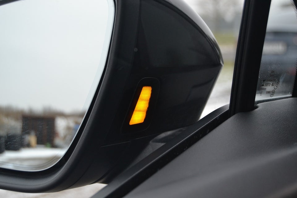 Audi Q4 e-tron 50 S-line quattro 5d