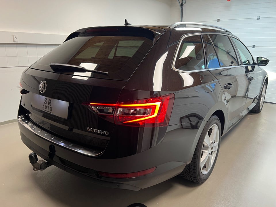 Skoda Superb 2,0 TDi 150 Style Combi DSG 5d